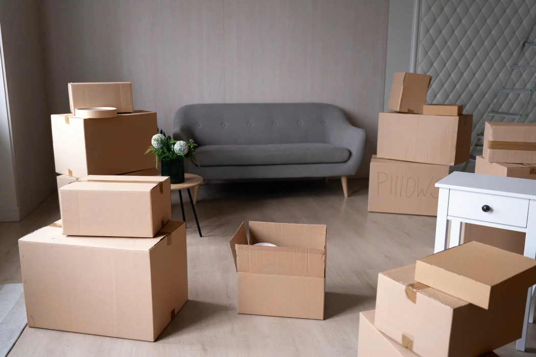 casa-nueva-llena-de-cajas-sin-abrir